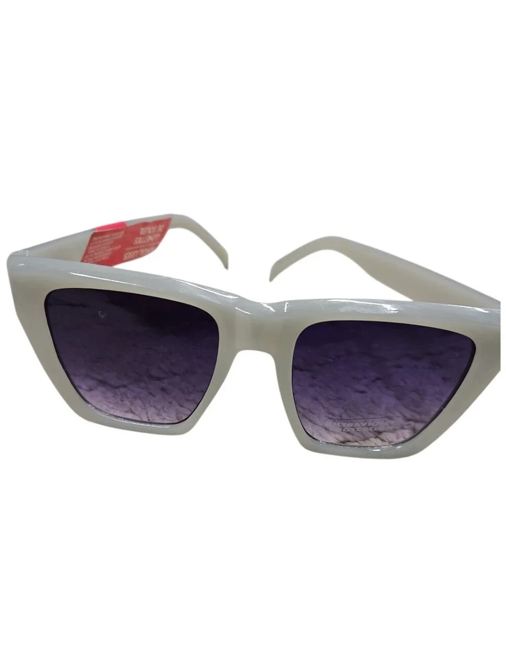 Oversized Cat-Eye Sunglasses with UV400 Protection